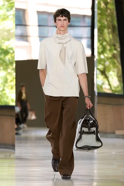 Look 1